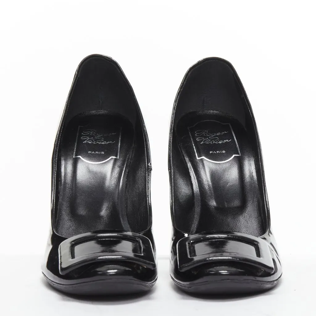 Roger Vivier Buckle Curved Pumps Black Good - Model View
