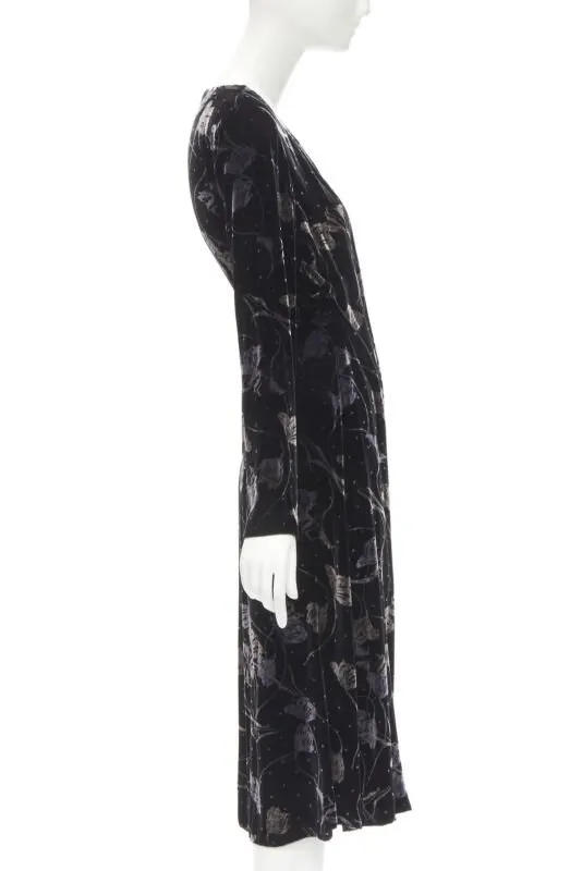 Diane von Furstenberg Velvet Wrap Dress Black Velvet Never worn - Model View