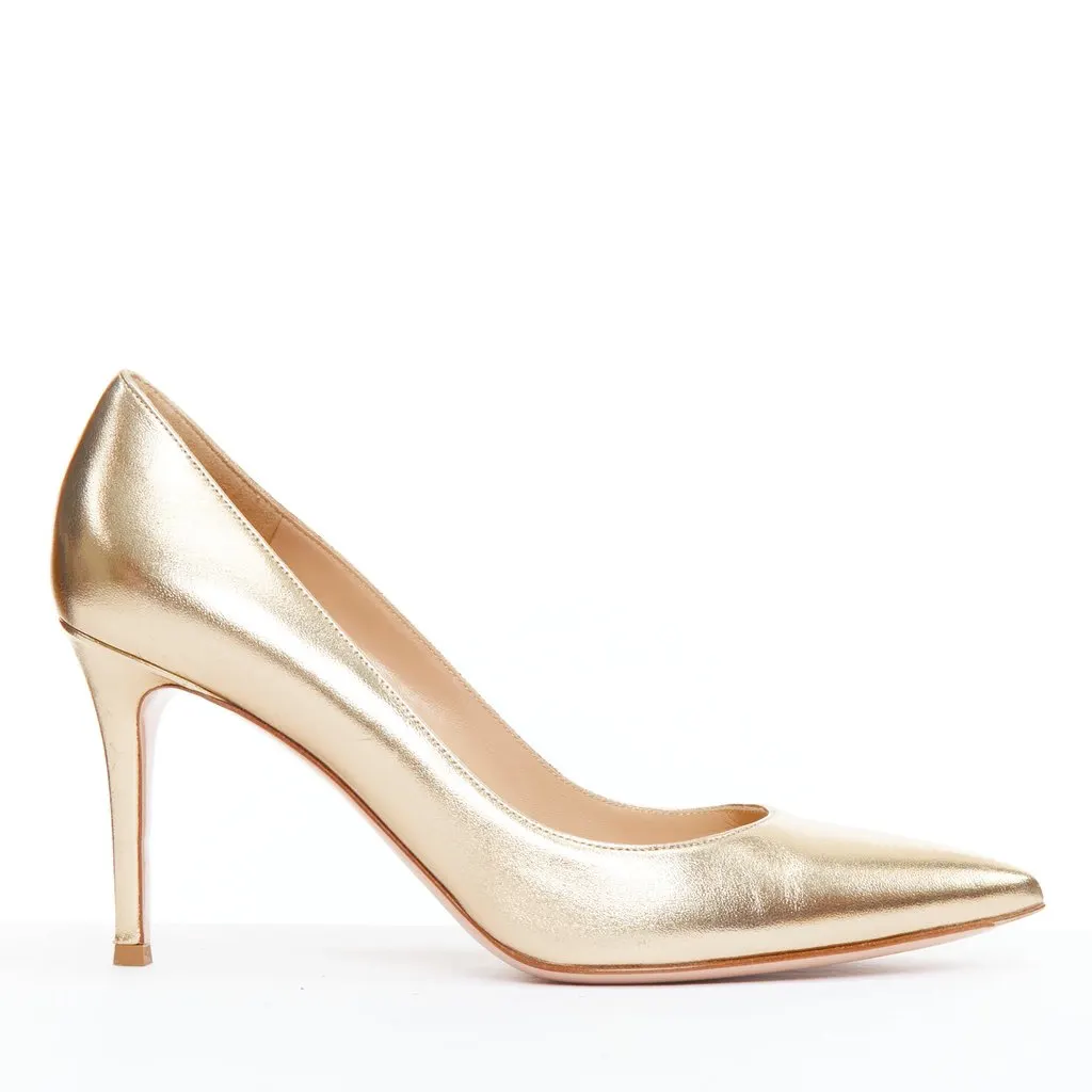 Gianvito Rossi Gold Pointy Pumps Gold Leather Good - Front View