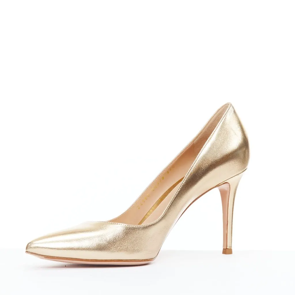 Gianvito Rossi Gold Pointy Pumps Gold Leather Good - Model View