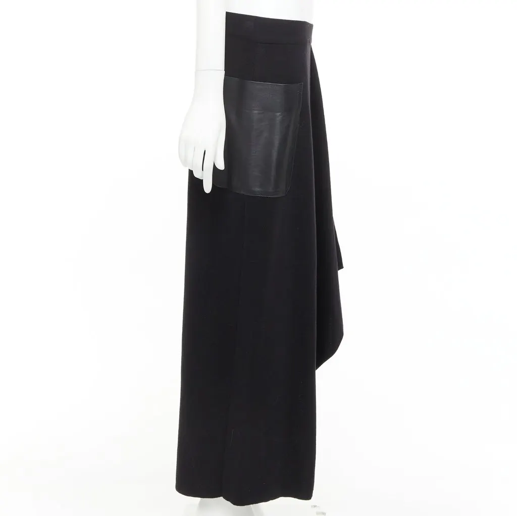 Max Mara Black Skirt Black Leather Good - Model View