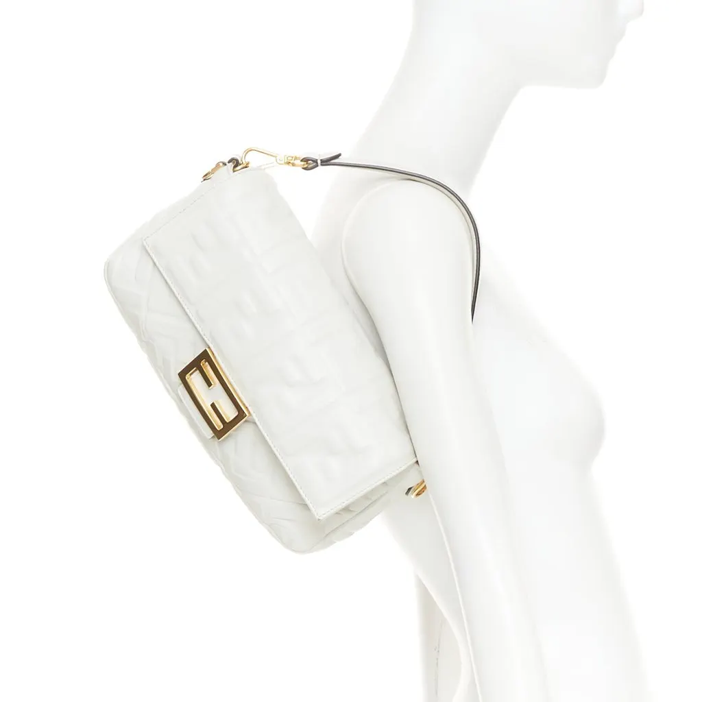Fendi Baguette Medium White Leather Very good - Back View