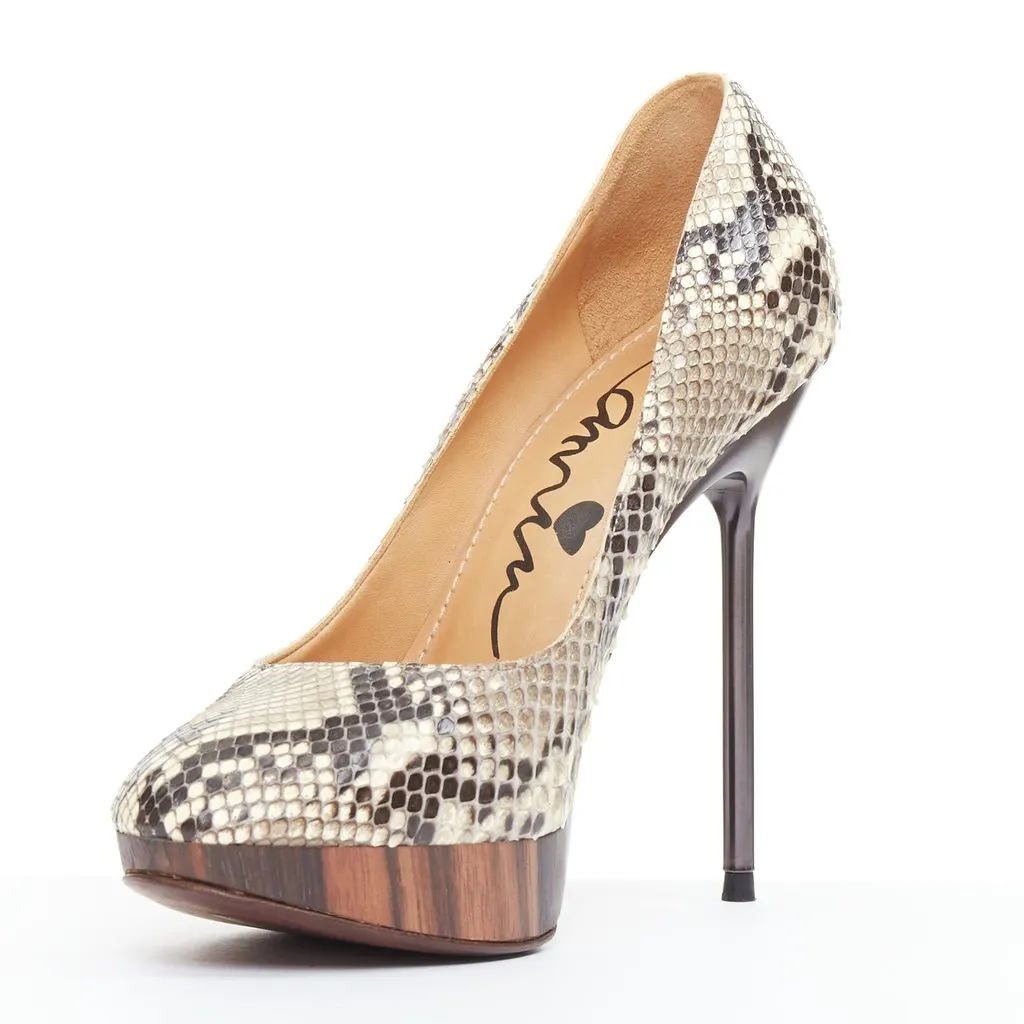 Lanvin Beige Leather Heels Beige Leather Very good - Model View