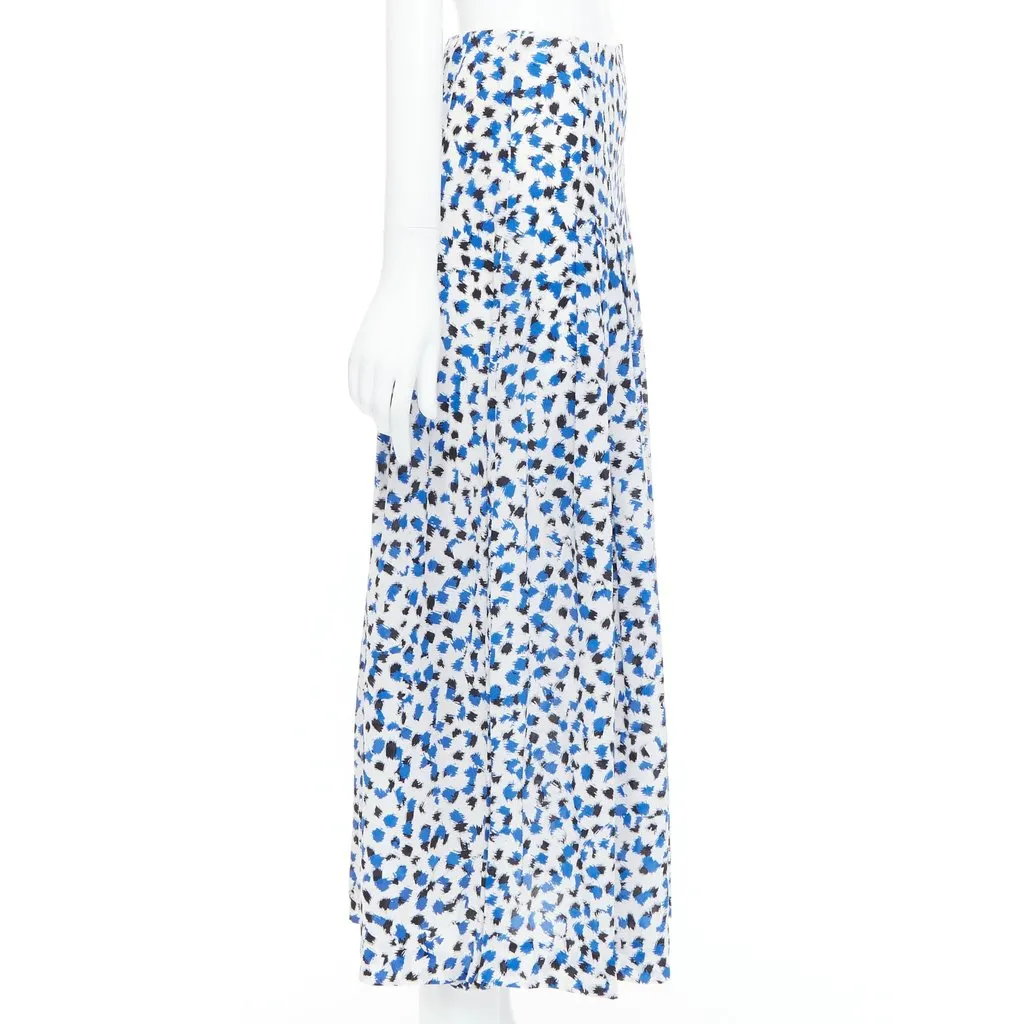 Oscar de la Renta Abstract Pleated Skirt Blue Silk Good - Model View