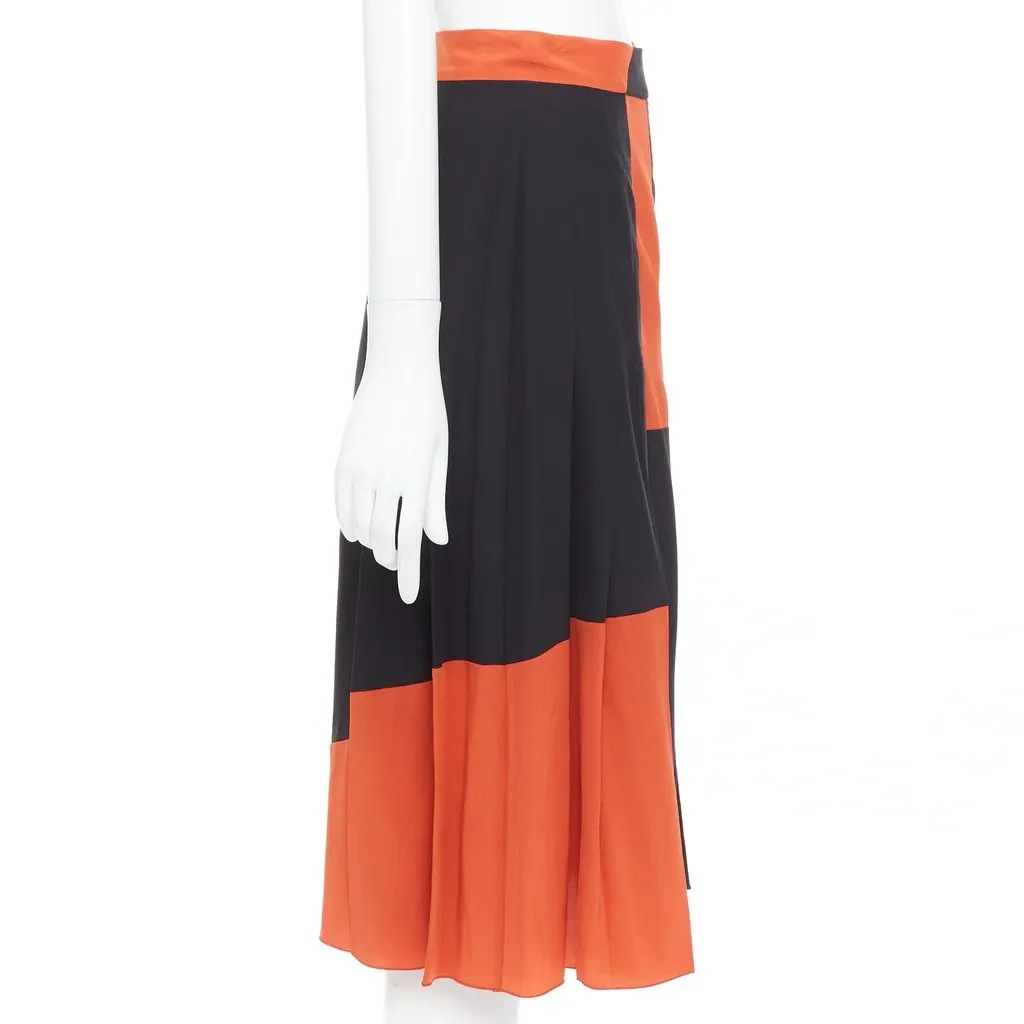 Bottega Veneta Colorblock Pleated Skirt Black Silk Never worn - Model View