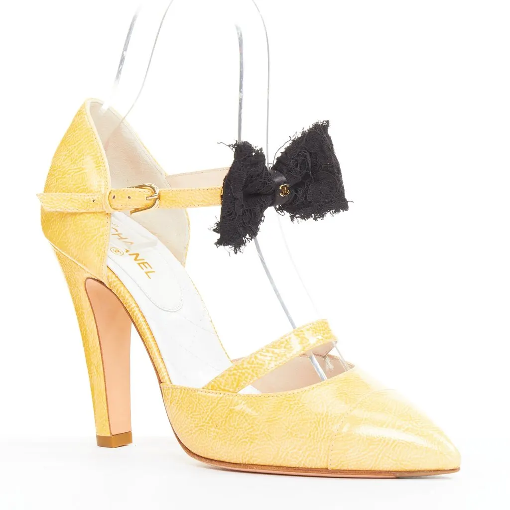 Chanel Yellow Leather Heels Yellow Leather Very good - Front View