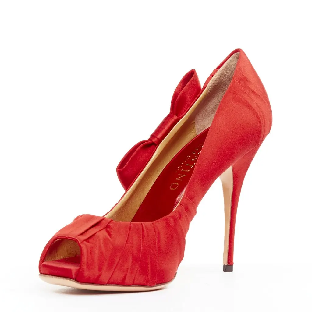 Valentino Red Silk Heels Red Silk Very good - Model View