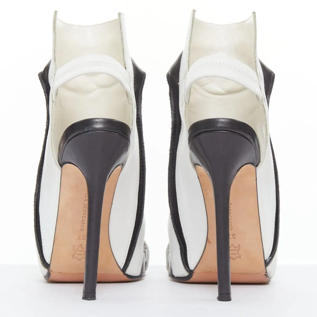 Camilla Skovgaard Ridged Cutout Sandals Black Leather Very good - Box View