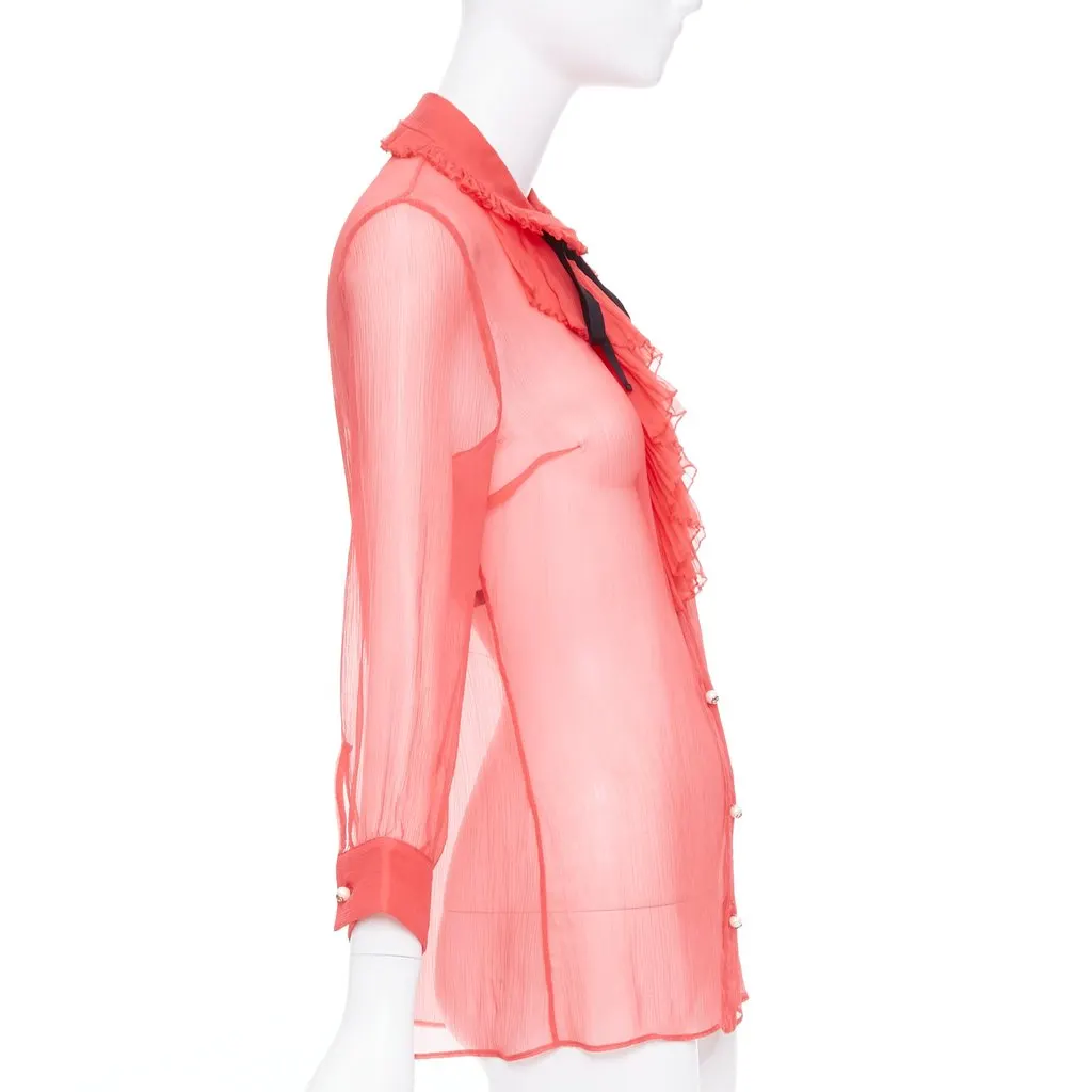 Gucci Red Silk Top Red Silk Very good - Model View