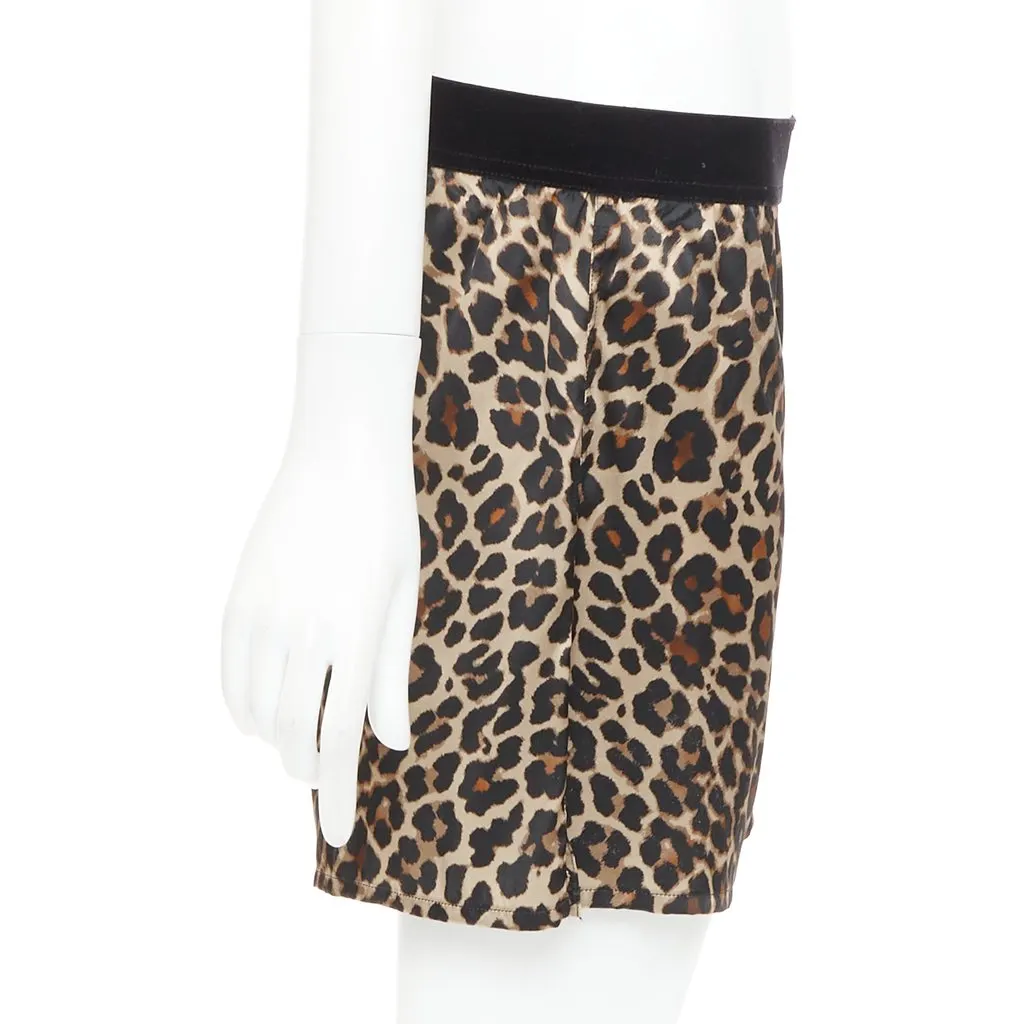 Tom Ford Brown Silk Shorts Brown Silk Very good - Model View