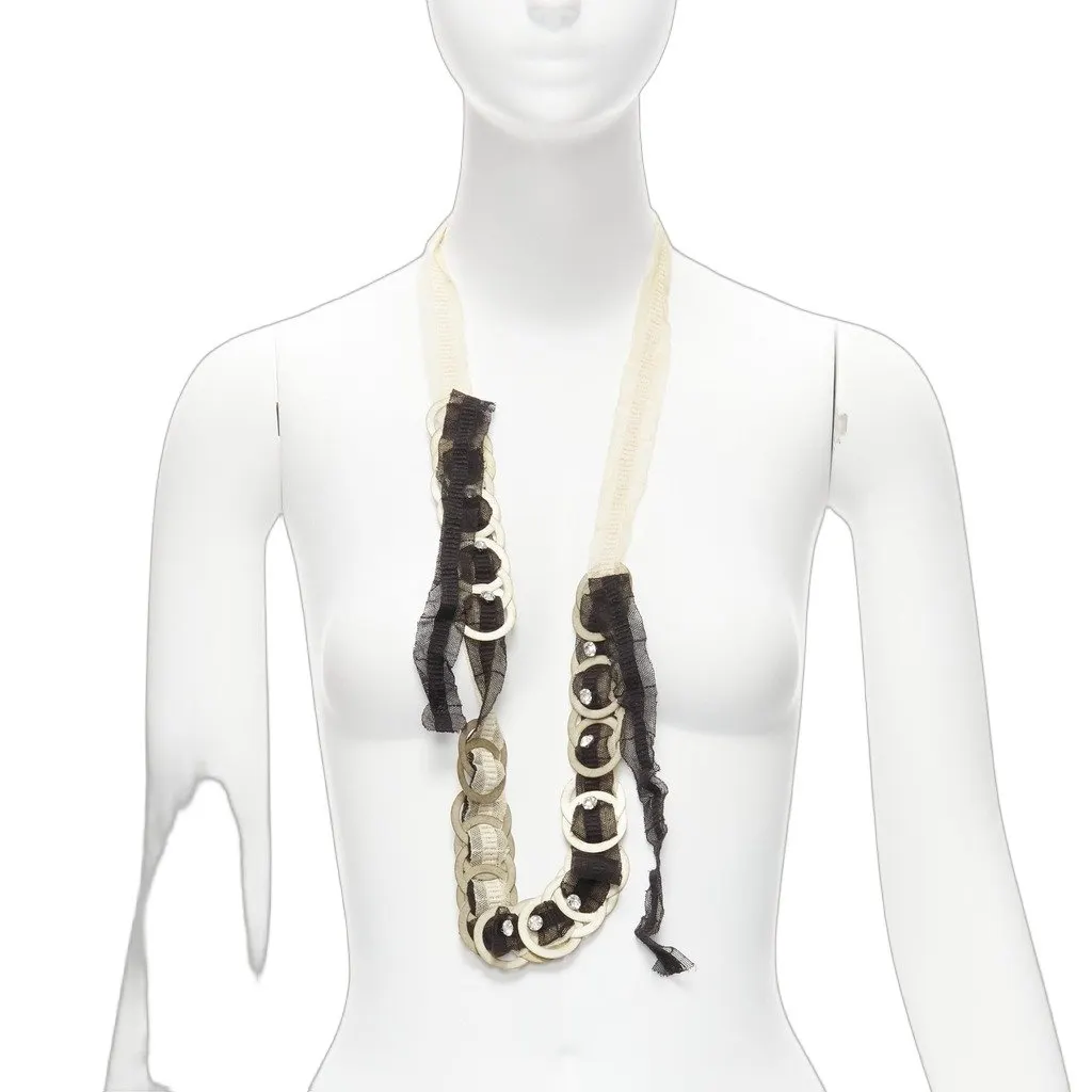 Unsigned Black Necklace Black Metal Very good - Front View