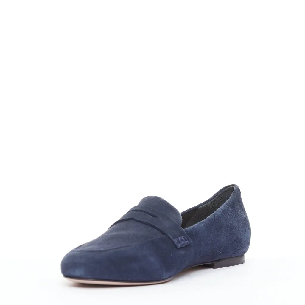 Unsigned Minimal Loafer Flats Navy Suede Good - Model View