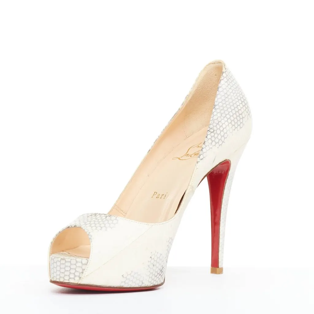 Christian Louboutin Ecru Leather Heels Ecru Leather Fair - Model View