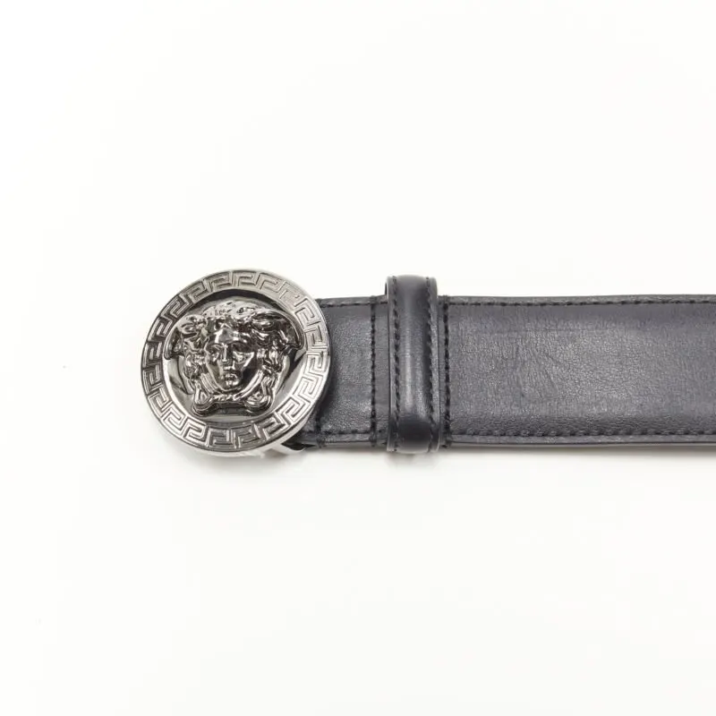 Versace Gold Chunky Chain Belt Black Leather Never worn - Box View
