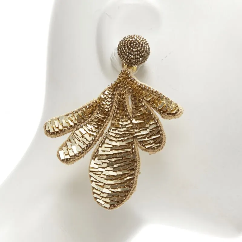 Oscar de la Renta sequin leaf earring Gold Never worn - Model View