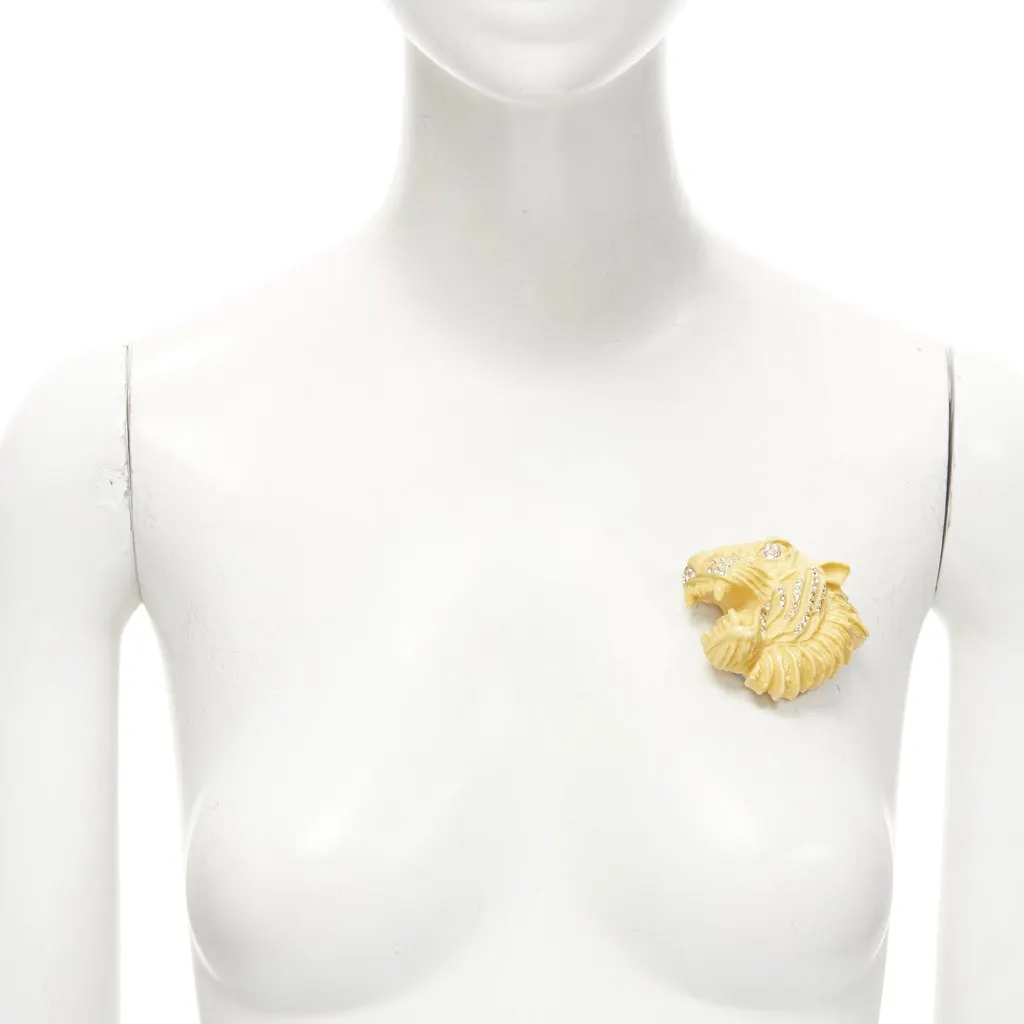 Gucci Tiger Head Pin Ecru Plastic Never worn - Front View