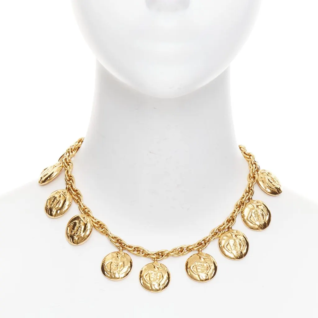 Chanel Gold Metal Necklace Gold Metal Very good - Front View