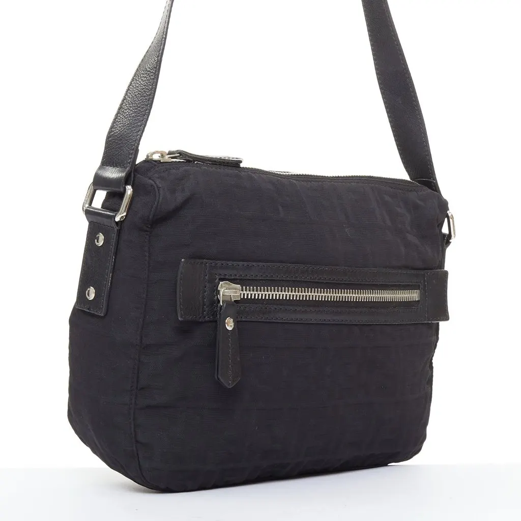 Fendi Black Handbag Black Leather Very good - Inside View