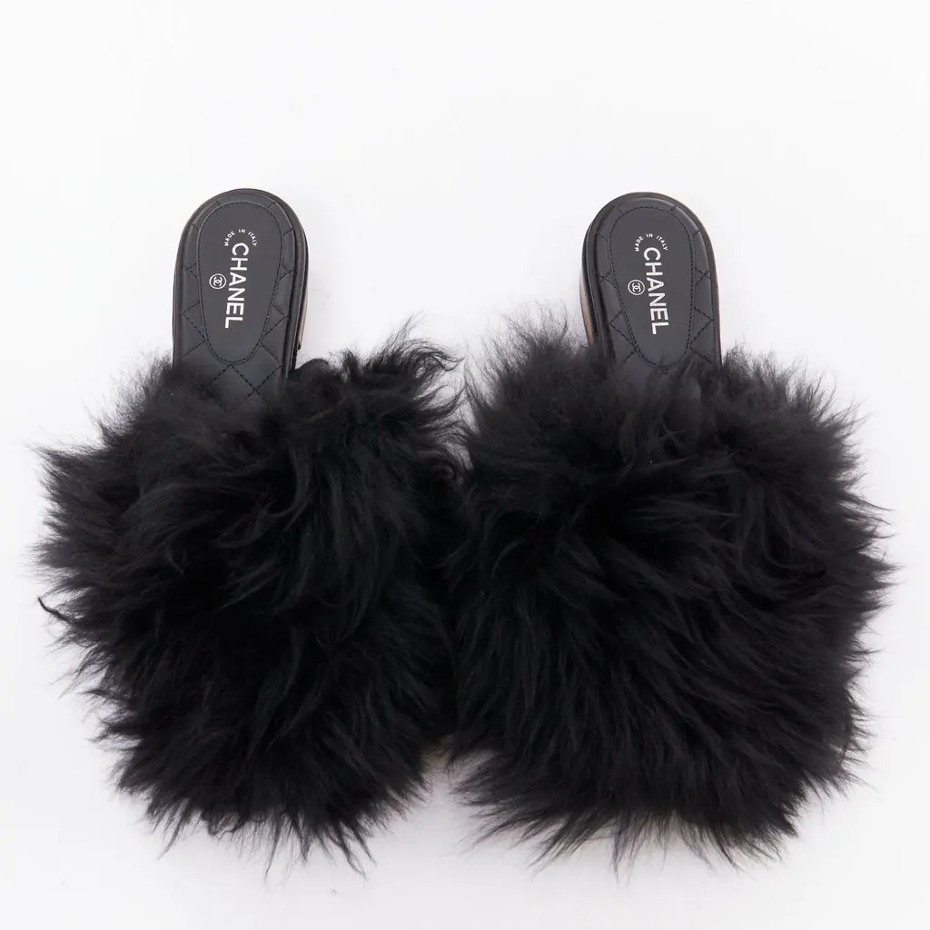 Chanel Black Fur Sandals Black Fur Very good - Model View