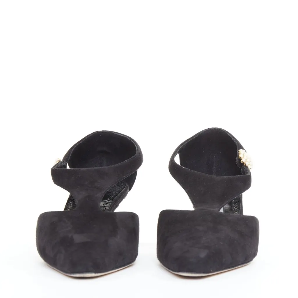 Manolo Blahnik Shufta 50 Black Suede Good - Model View