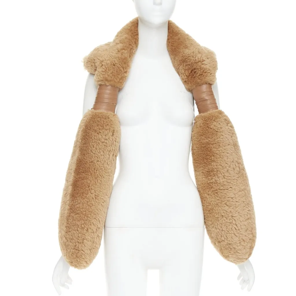 Bottega Veneta Brown Fur Scarf Brown Fur Never worn, with tag - Front View