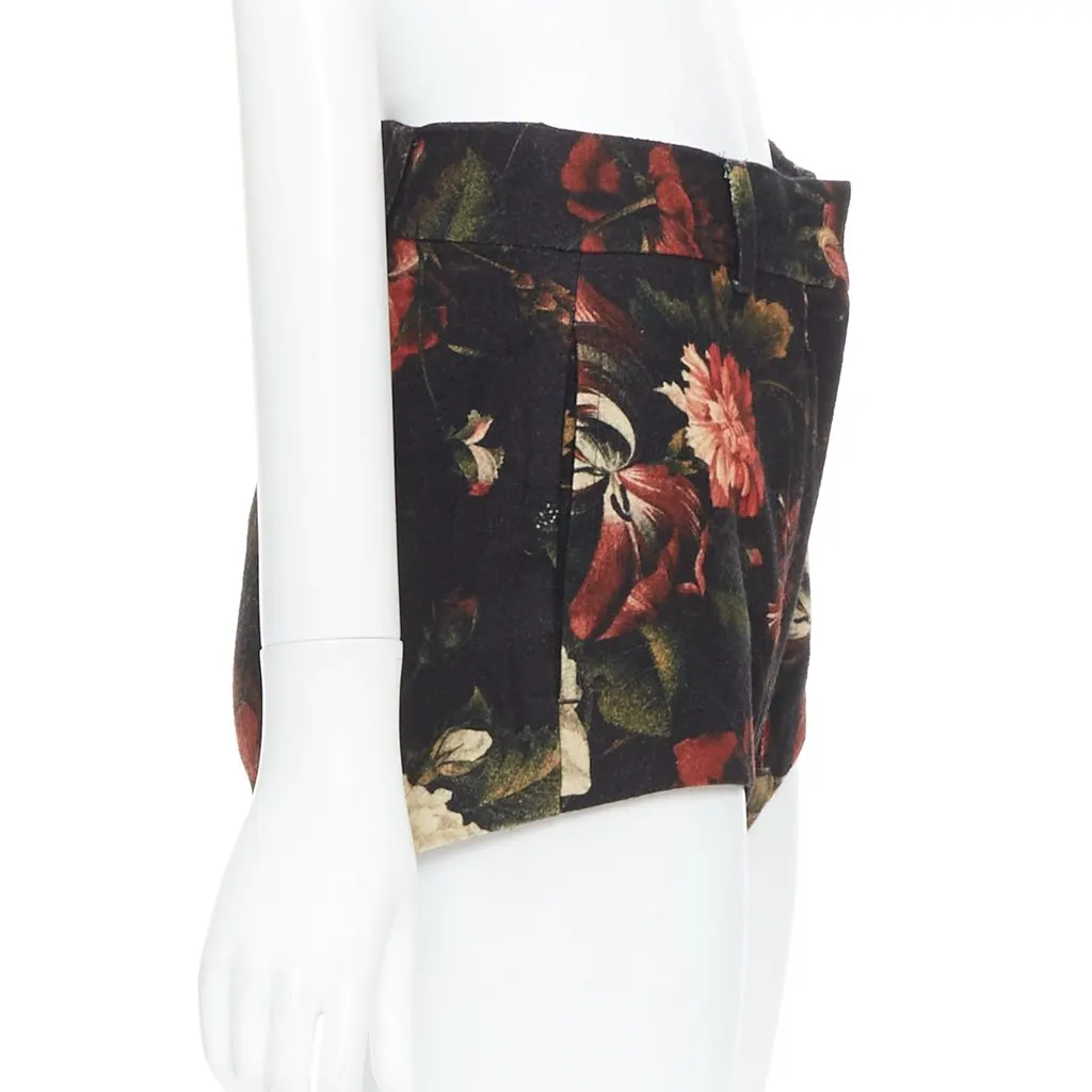 Givenchy Peony Floral Shorts Black Wool Very good - Model View