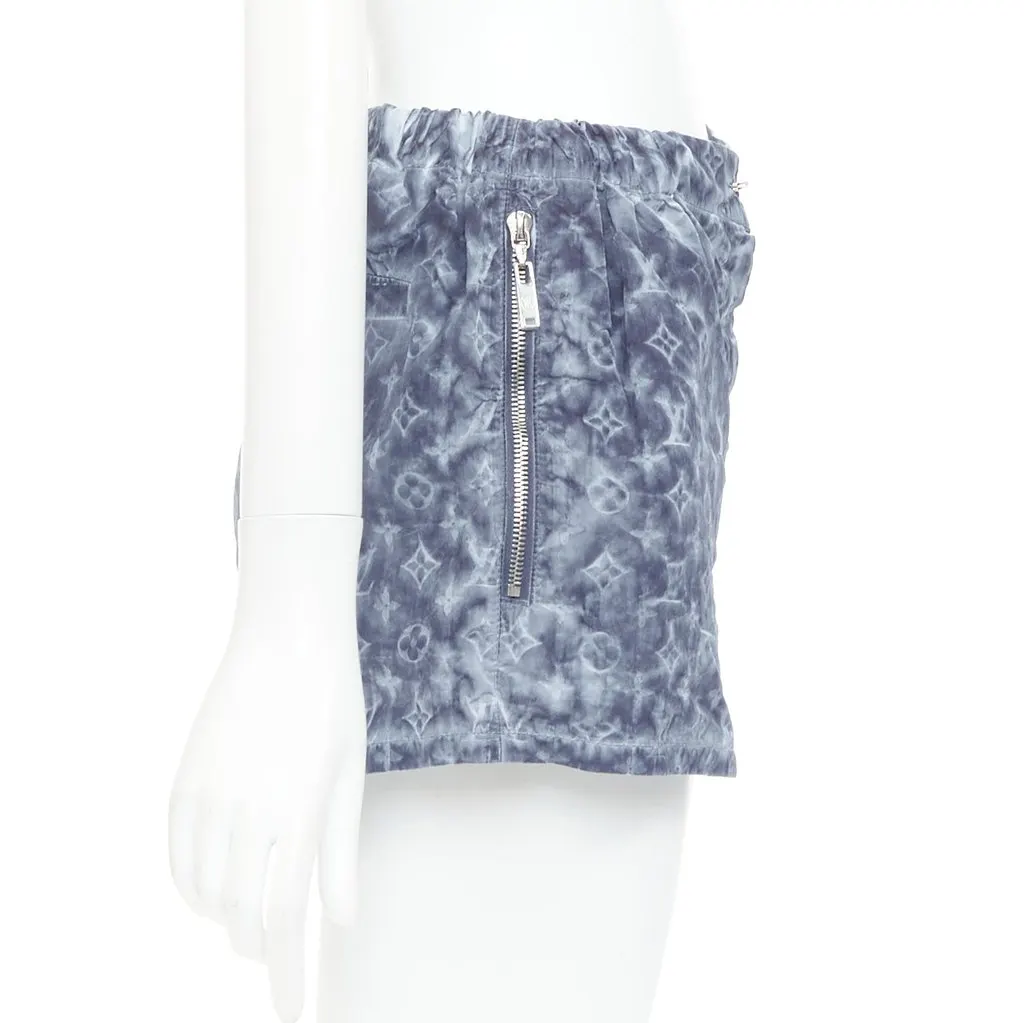 Louis Vuitton Blue Polyester Shorts Blue Polyester Very good - Model View