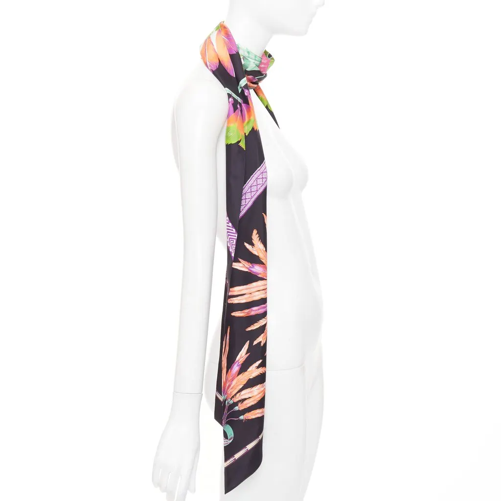 Hermès Maxi Twilly Black Silk Very good - Model View