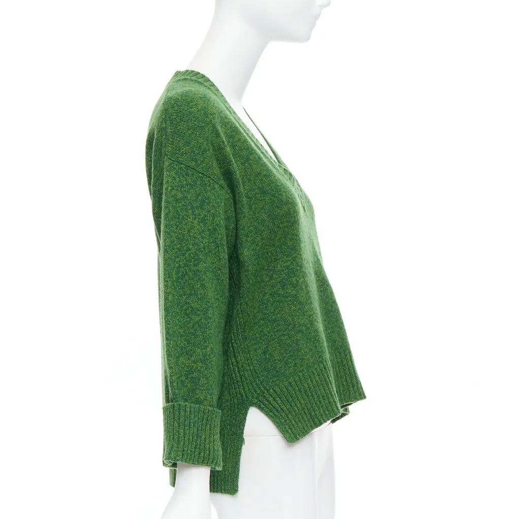 Ganni Vneck Cropped Sweater Green Wool Never worn - Model View