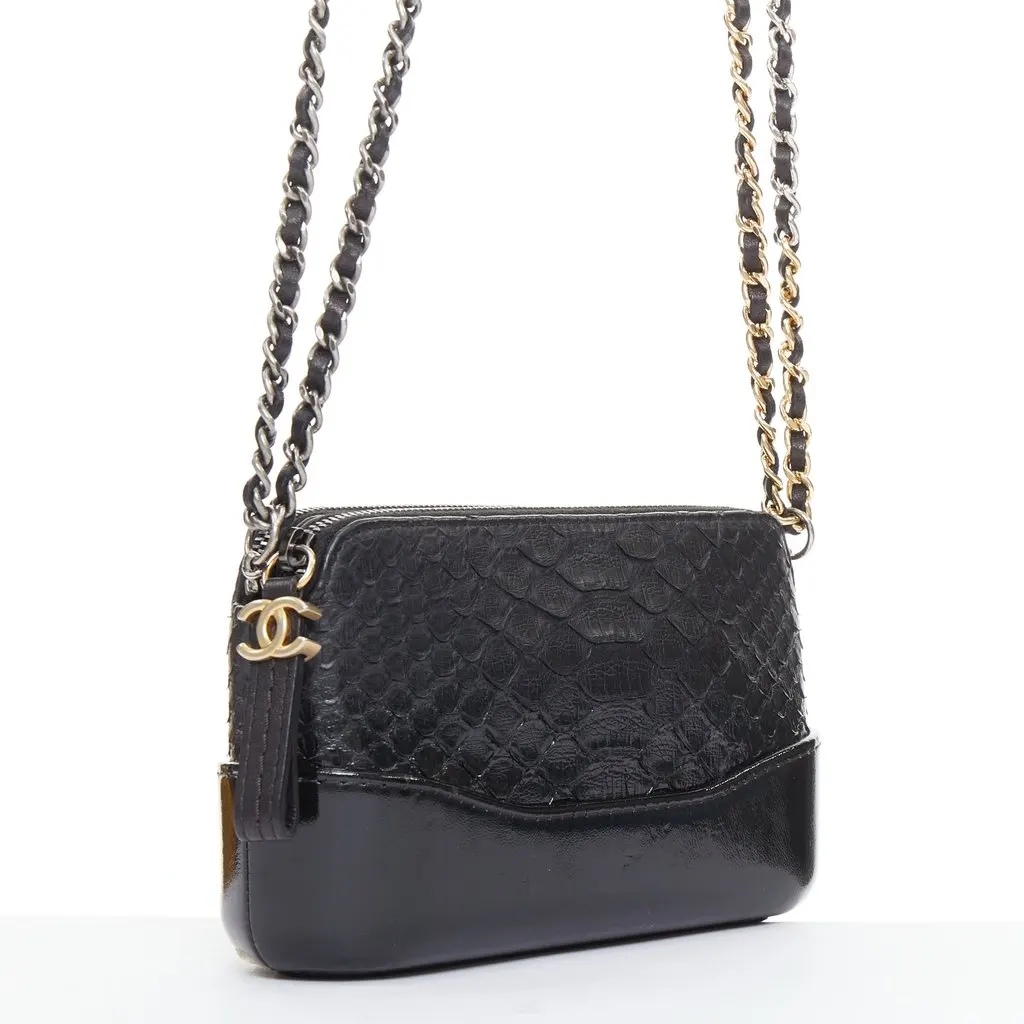 Chanel Mini Gabrielle WOC Black Leather Fair - Inside View