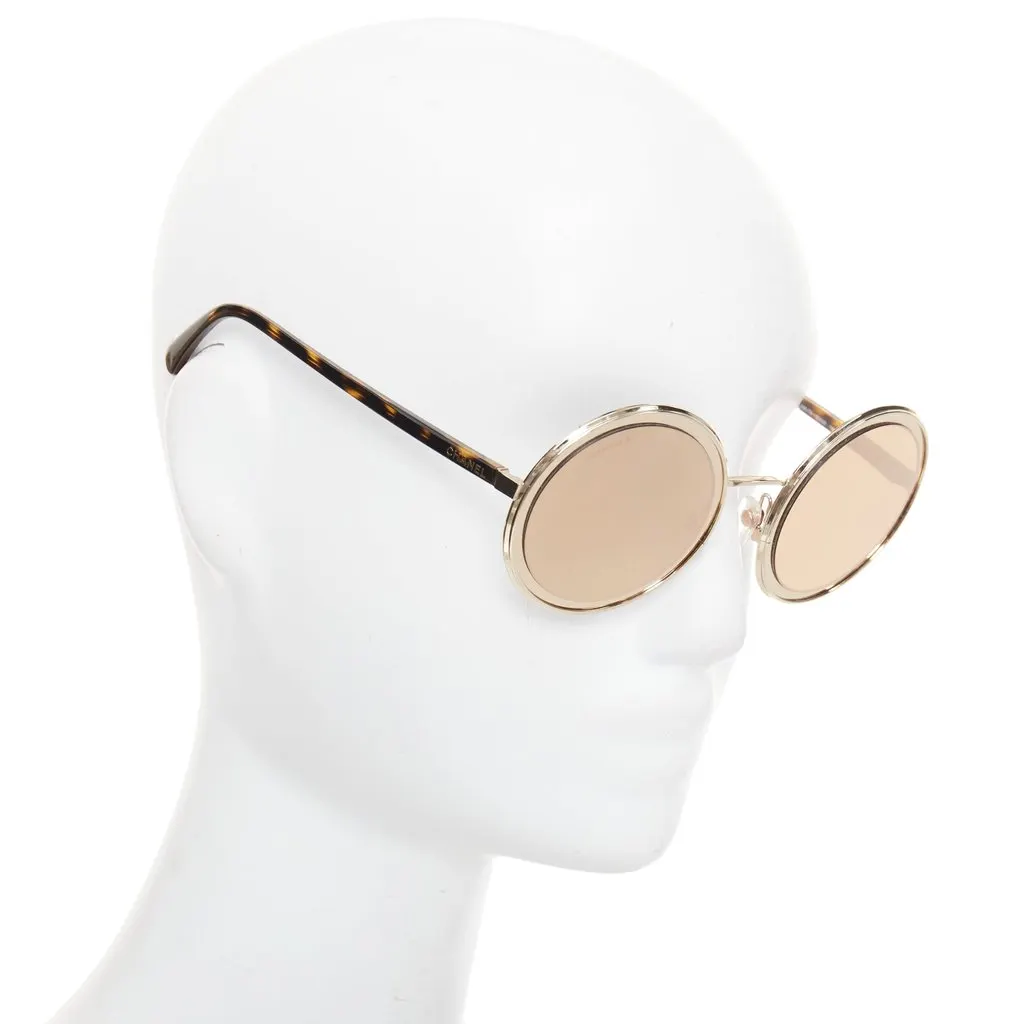 Chanel Gold Metal Sunglasses Gold Metal Very good - Front View