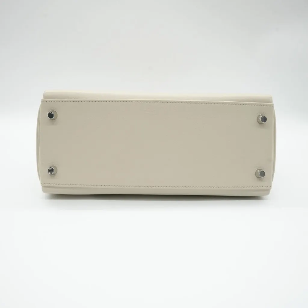 Hermès Kelly 28 Craie Togo Leather Palladium HW Stamp:W(2024) Beige Leather Good - Inside View