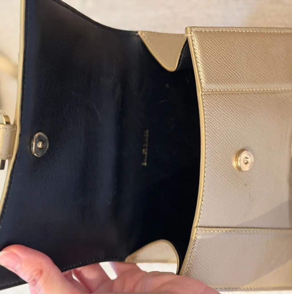 Balenciaga Hourglass Ecru Leather Very good - Model View