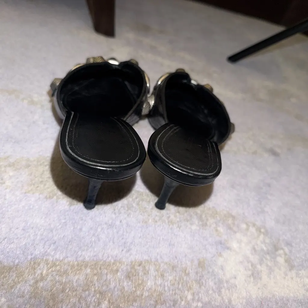 Balenciaga Good Condition Black Leather Very good - Model View