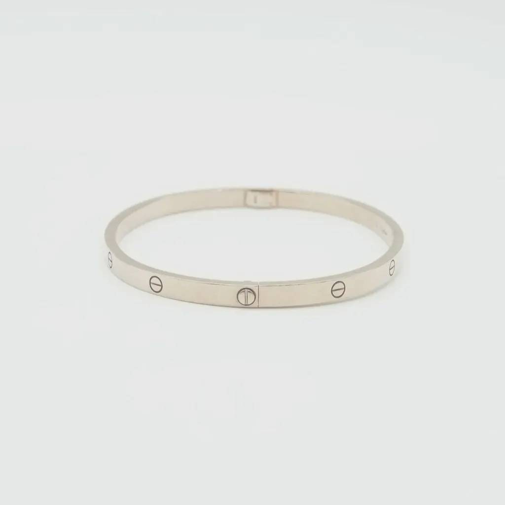 Cartier Love Bracelet, Small Model, 18K White Gold, Size:18 22 g White White Gold Fair - Model View