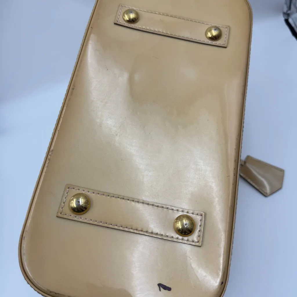Louis Vuitton Alma Gold Leather Fair - Inside View