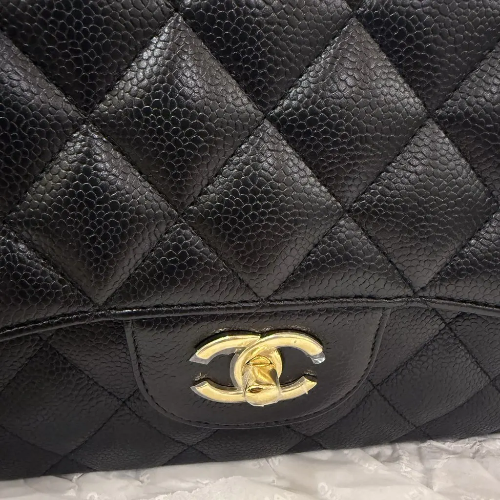 Chanel Timeless Black Leather Very good - Box View