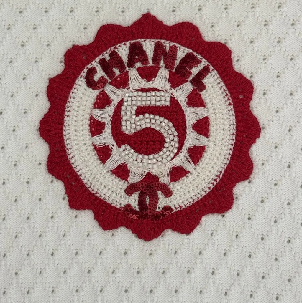 Chanel No.5 White Cotton Very good - Model View