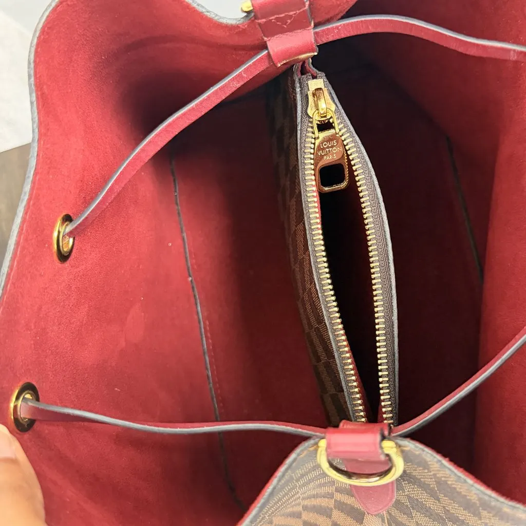 Louis Vuitton NeoNoe Damier Ebene Cherry Burgundy Canvas Very good - Model View