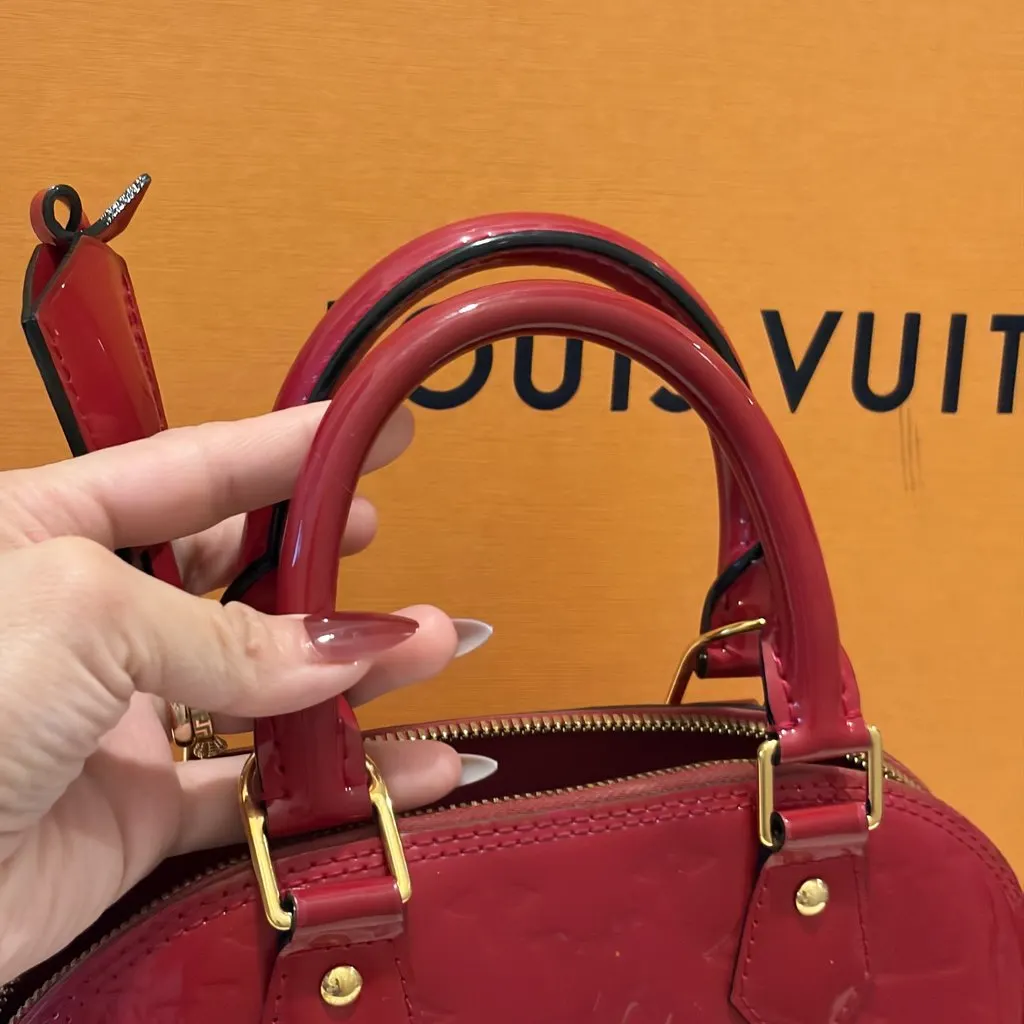 Louis Vuitton Alma BB Monogram Vernis Pomme d'Amour Burgundy Very good - Box View