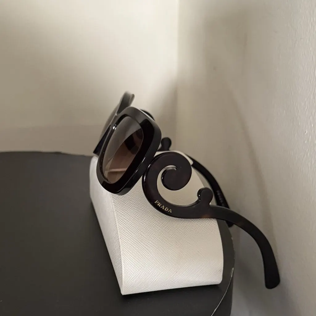 Prada Prada Shades Brown Frame Brown Good - Model View