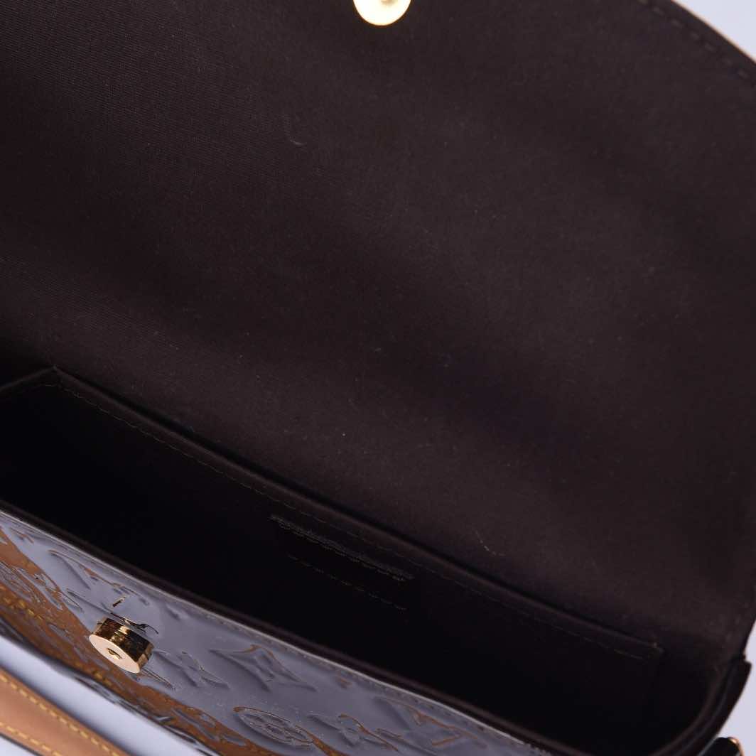 Louis Vuitton Rodeo Drive - 4