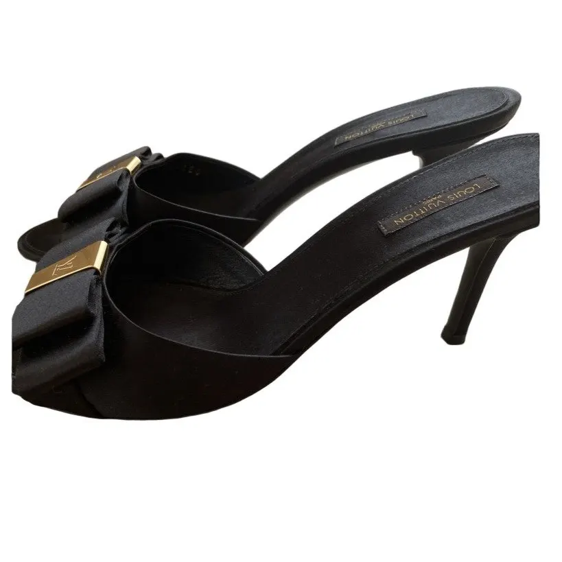 Louis Vuitton Heels Black Canvas Very good - Front View