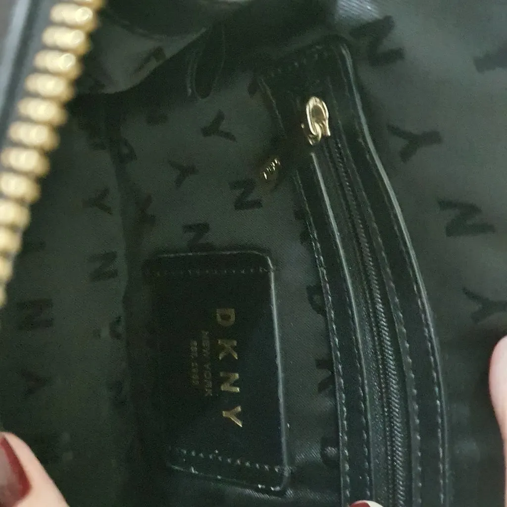 DKNY Black Small DkNY Black Leather Very good - Model View