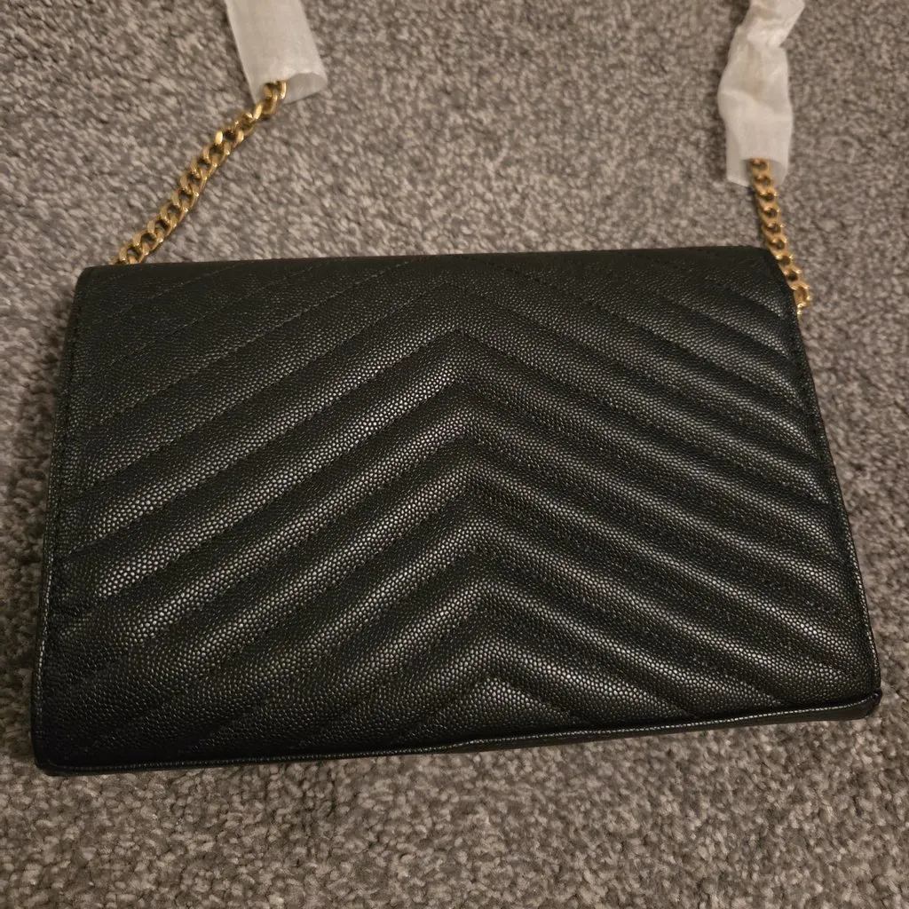 Saint Laurent Envelope Black Leather Never worn - Back View