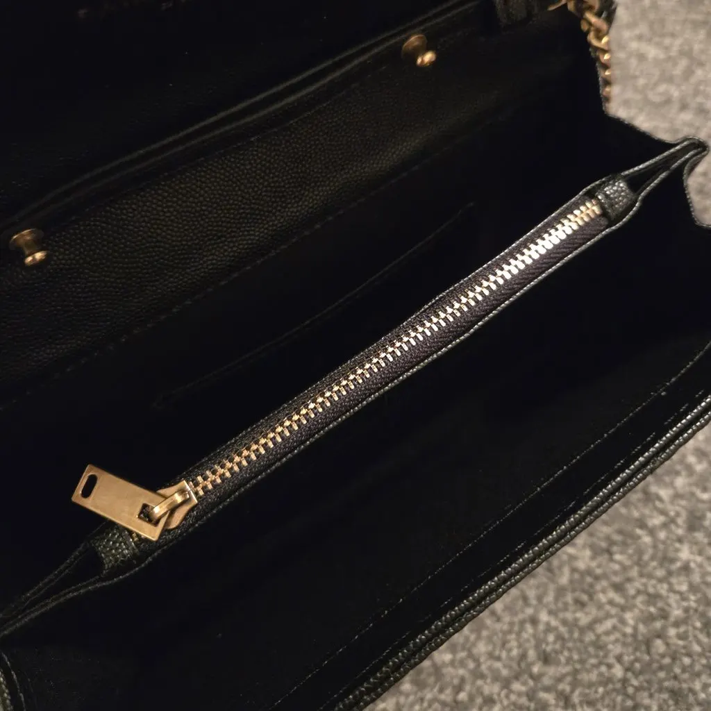 Saint Laurent Envelope Black Leather Never worn - Model View