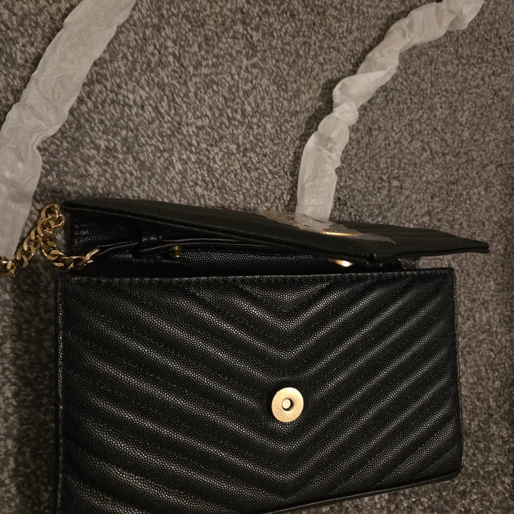 Saint Laurent Envelope Black Leather Never worn - Box View