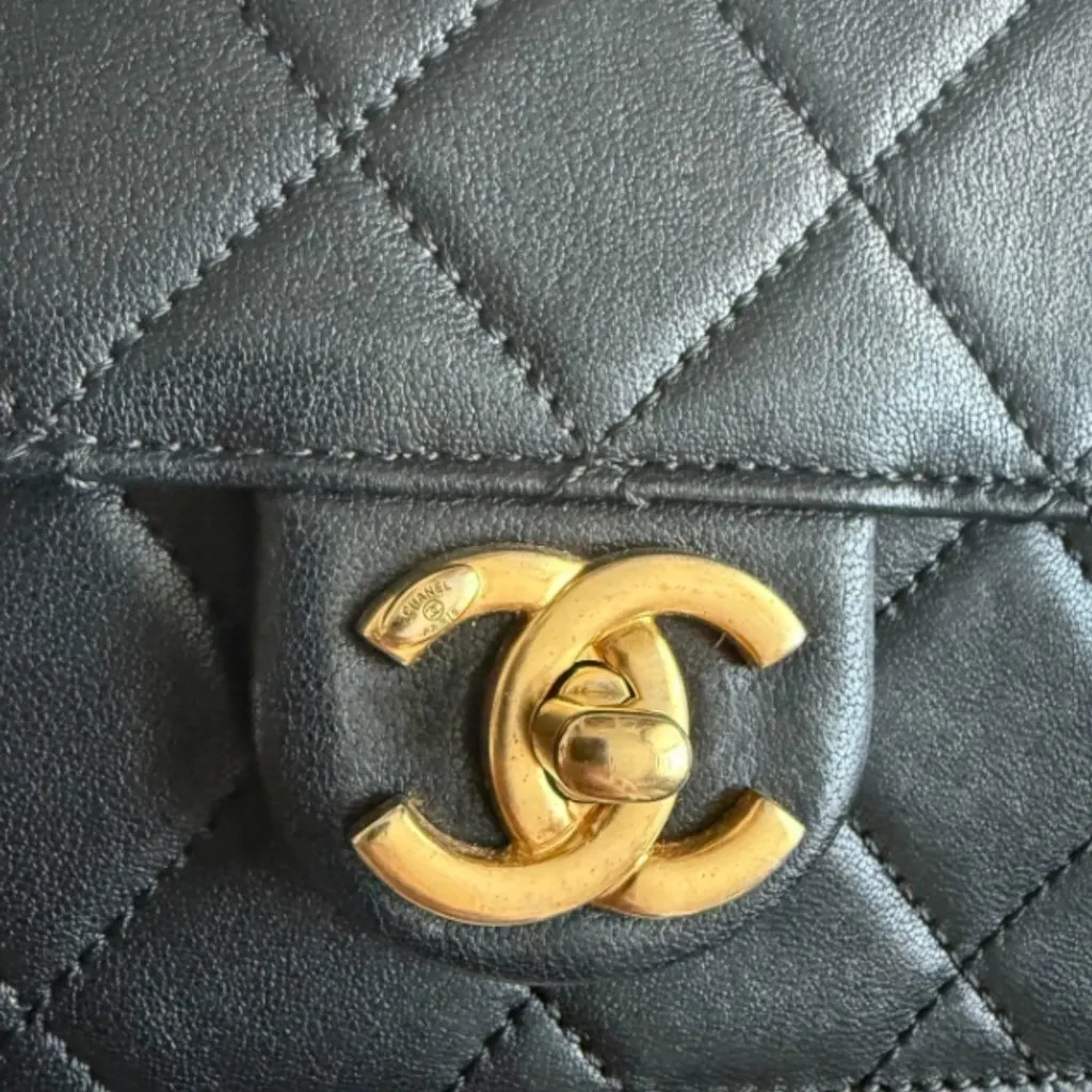 Chanel Timeless/Classique Black Leather Very good - Box View