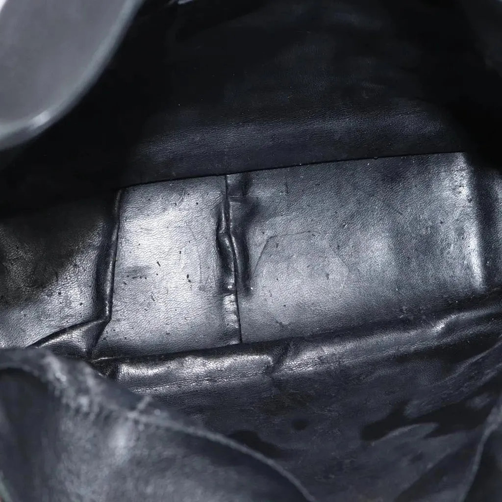 Gucci Hand bag Black Leather Good - Model View