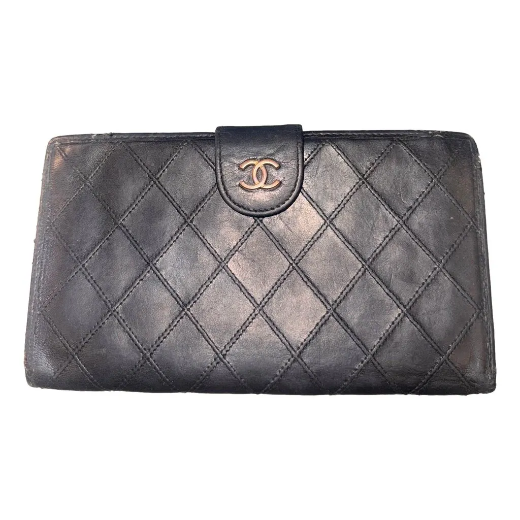 Chanel Vintage Interlocking CC Black Quilted Lambskin Wallet Black Leather Good - Front View